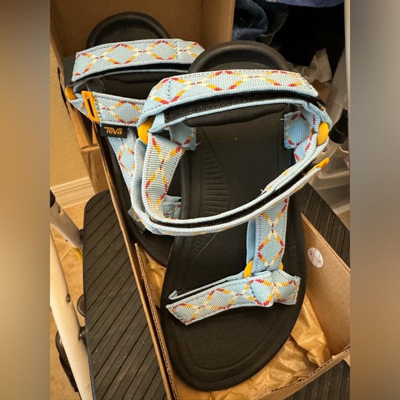 NIB teva hurricane xlt2 Size7 - Picture 3 of 5